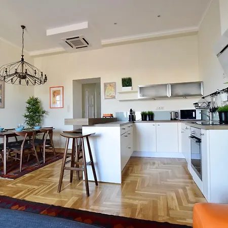 Luxury By Hi5 - Kiraly Street *