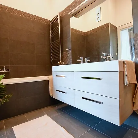 Luxury By Hi5 - Kiraly Street Apartment