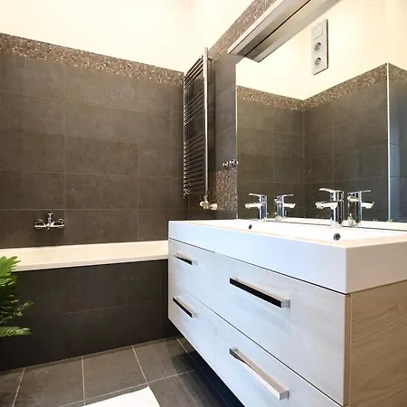Luxury By Hi5 - Kiraly Street *