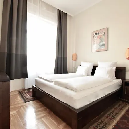 Luxury By Hi5 - Kiraly Street Budapest