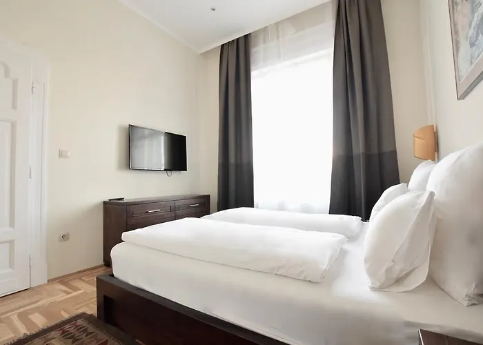 Luxury By Hi5 - Kiraly Street * Budapest